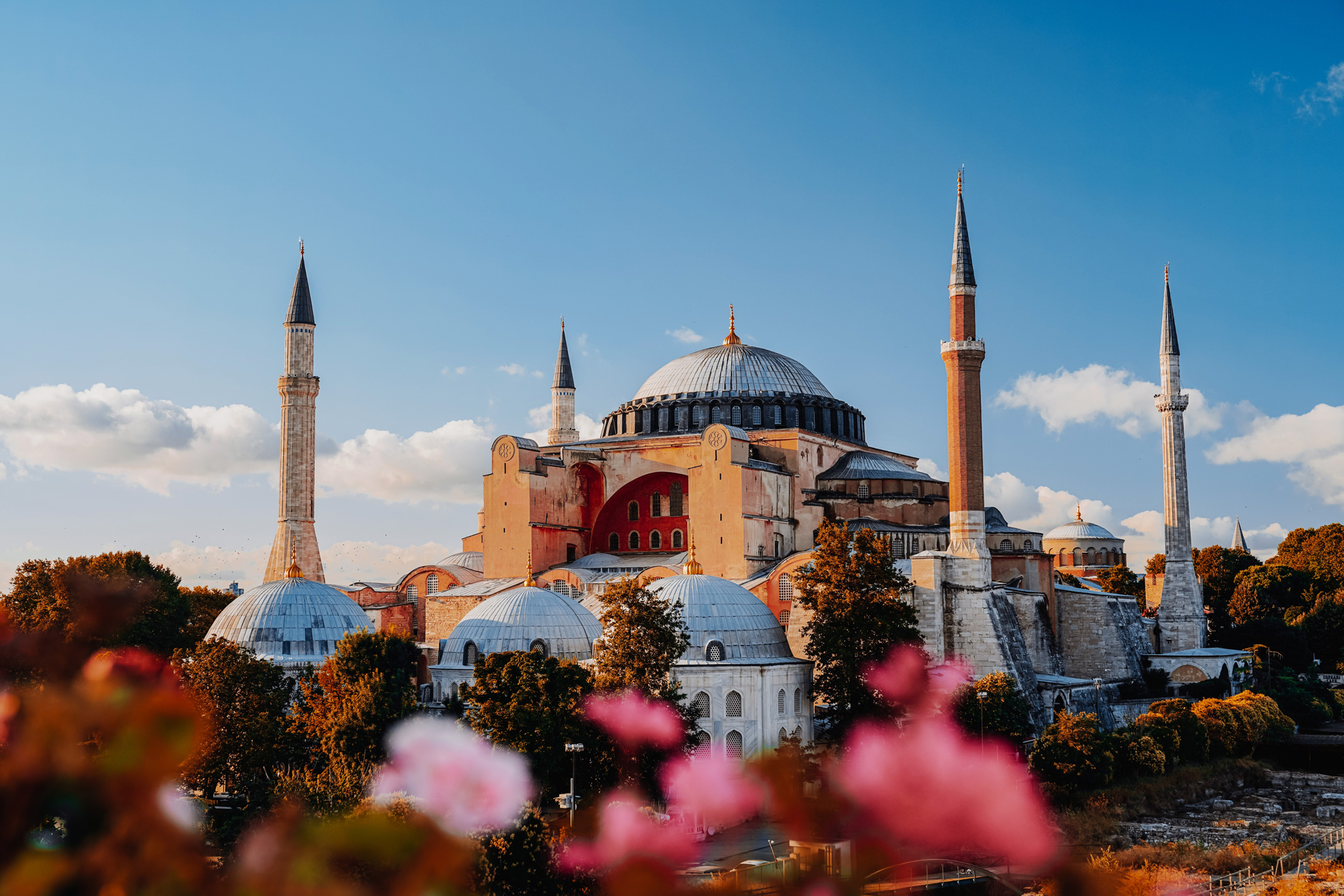 Истанбул през лятото - Света София, Истанбул, Турция - Hagia Sophia, Istanbul, Turkey